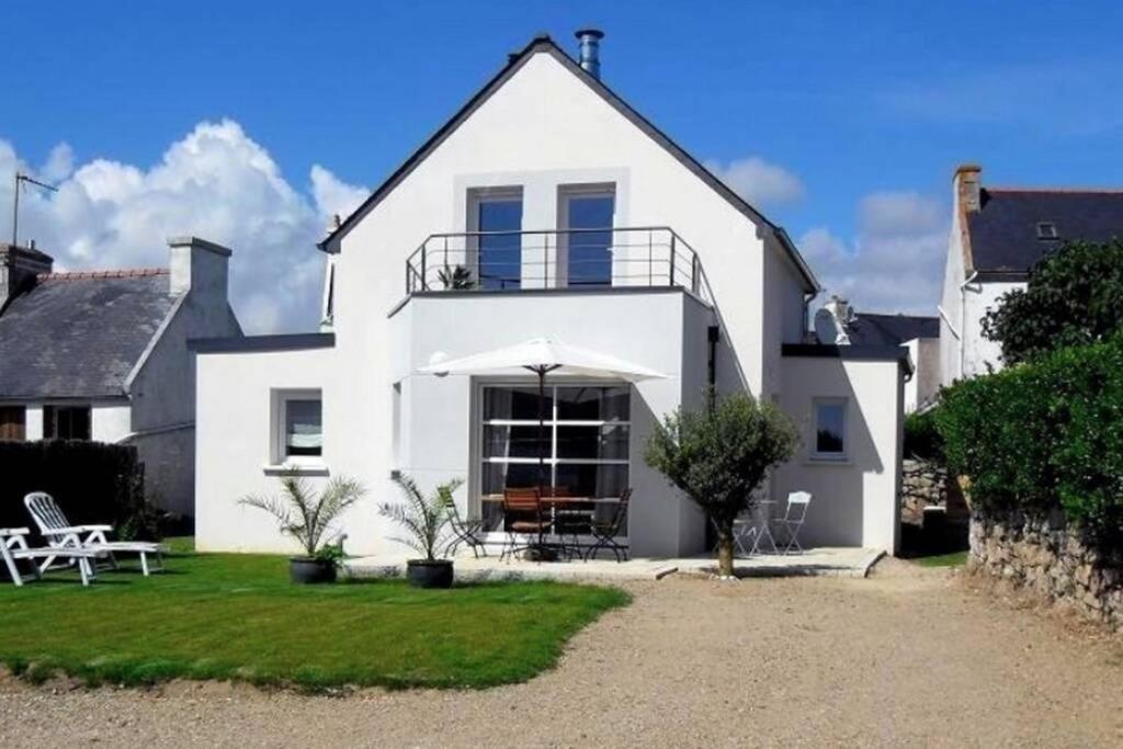 Maison De Vacances, A 150 M De La * Plouhinec (Finistere)